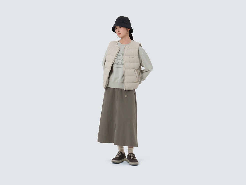 Land Women's Lightweight Down Vest M LIGHT BEIGE