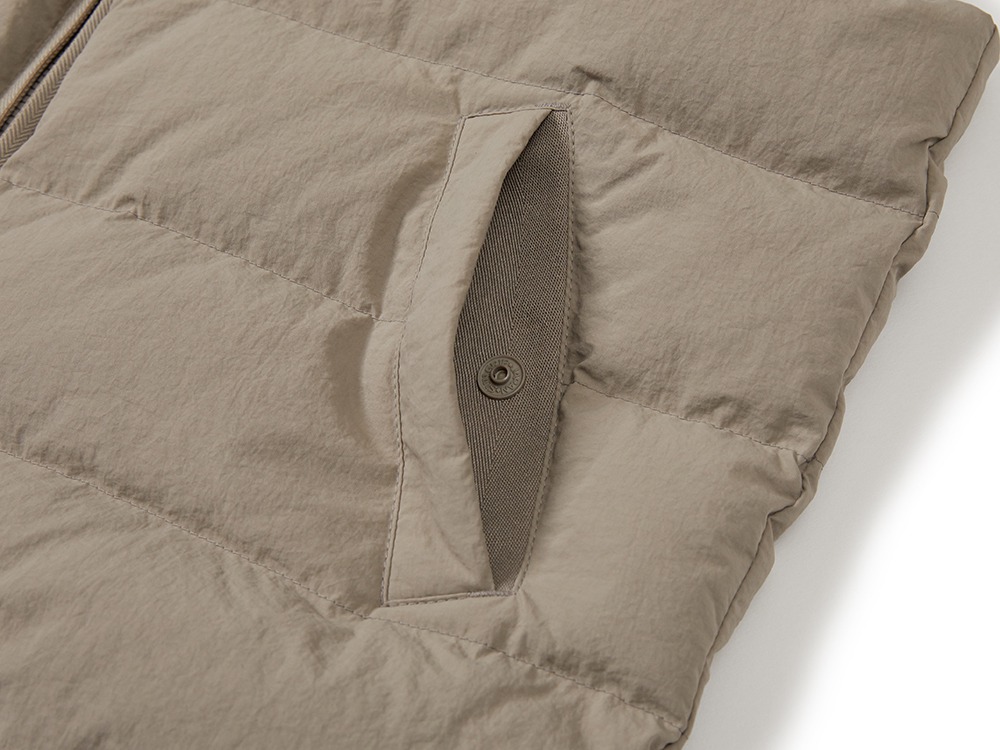 Land Women's Lightweight Down Vest M TAN GREY