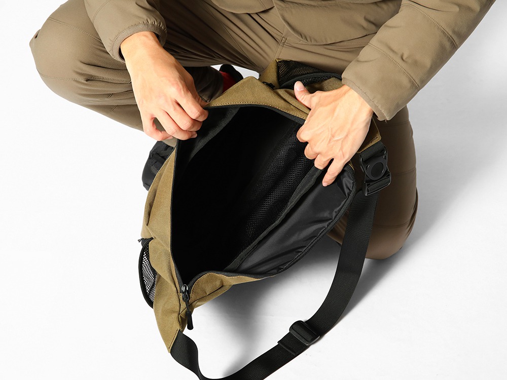 Everyday Use Middle Shoulder Bag One Brown