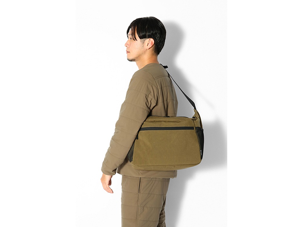 Everyday Use Middle Shoulder Bag One Brown