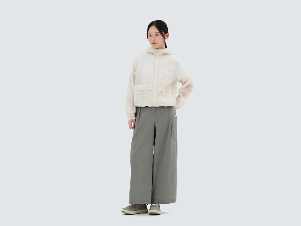 W Ultra Lightweight Windbreaker M SAND BEIGE
