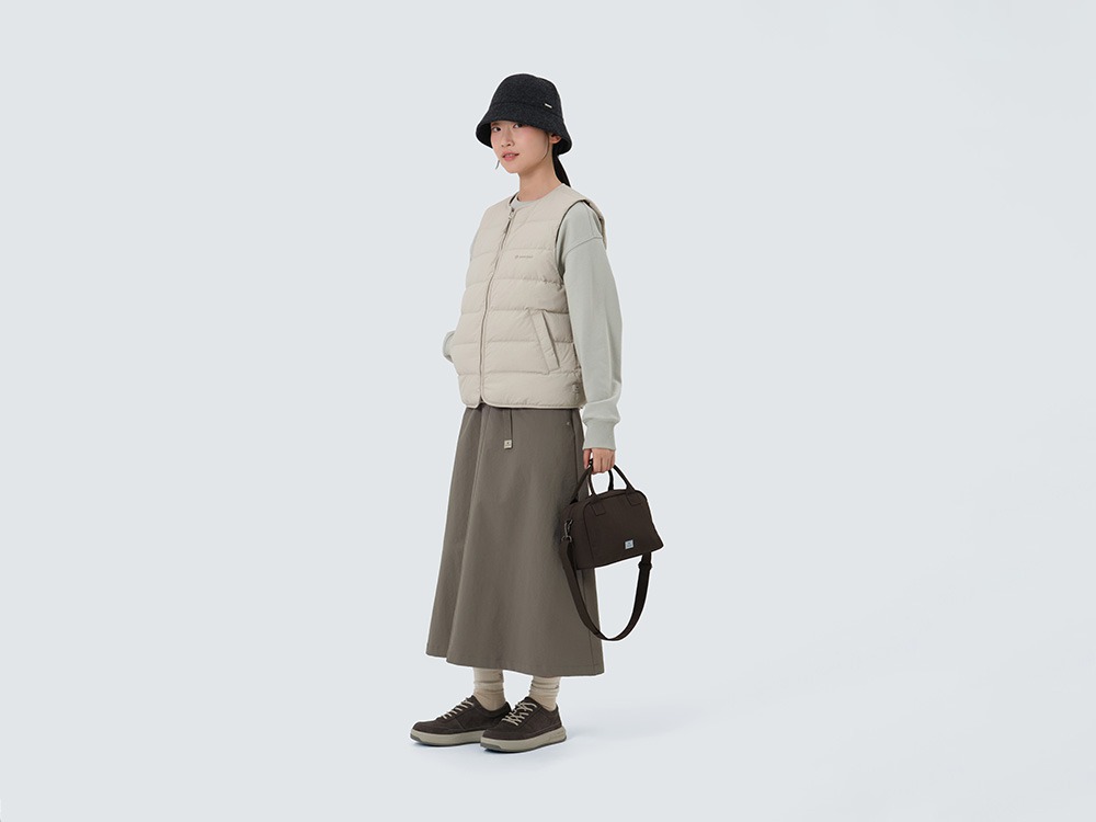 Land Women's Lightweight Down Vest M LIGHT BEIGE